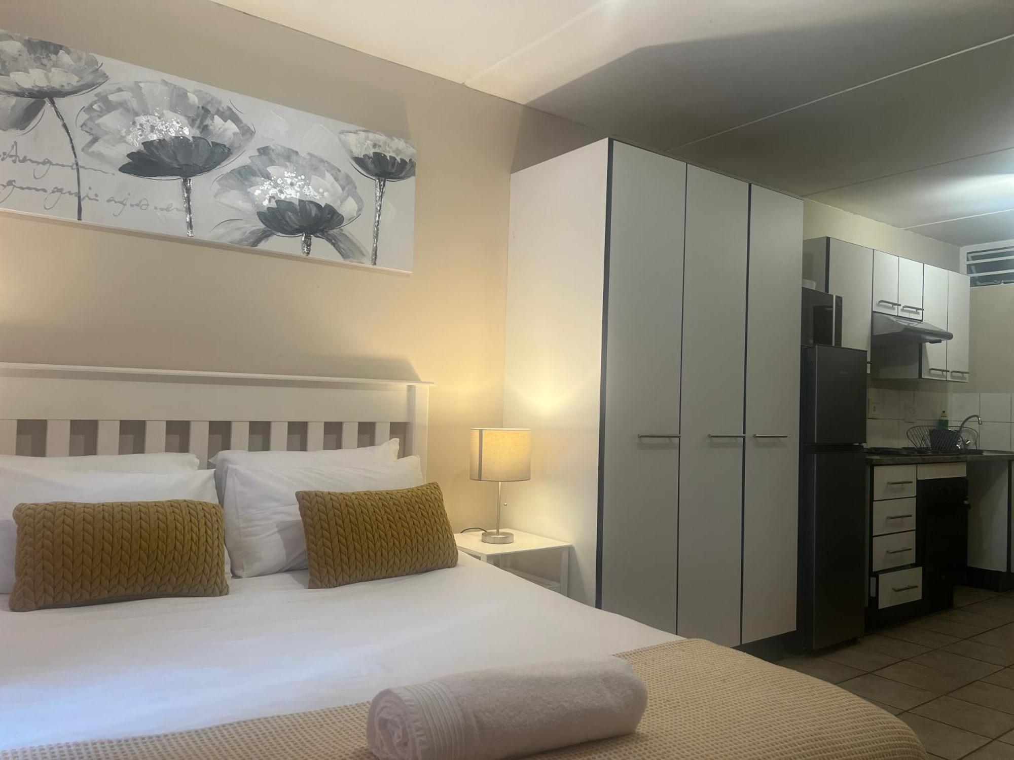 Smart And Cozy Studio With Netflix And Showmax Pretoria Exterior photo